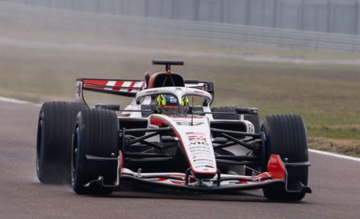 Haas, VF-26