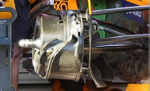 La McLaren sussurra alle gomme: c'è un elemento segreto che spiegherebbe la performance