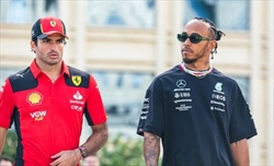 La Mercedes approccia Sainz: i pro e i contro della scelta