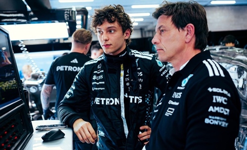 La Mercedes è spa-rita: venerdì da dimenticare per Antonelli e Russell