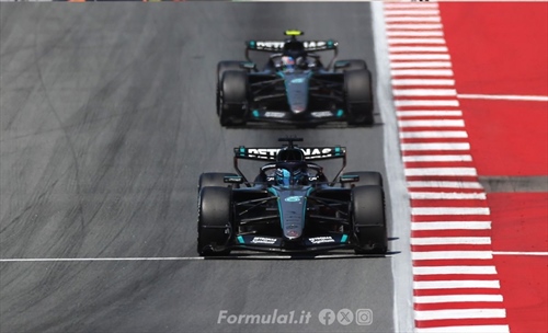 La Mercedes era troppo distratta per battere Hamilton
