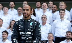 La Mercedes 'ufficializza' Hamilton per il 2022: Welcome back - La Mercedes 'ufficializza' Hamilton per il 2022: Welcome back