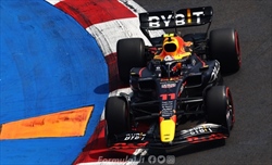 La Red Bull RB18 bussa alle porte della storia e insidia la McLaren di Senna e Prost