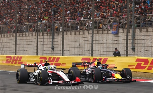 La Red Bull tenta Bearman in attesa della decisione di Hamilton - La Red Bull tenta Bearman in attesa della decisione di Hamilton