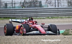 La SF-25 scende in pista a Fiorano: le foto e i video - La SF-25 scende in pista a Fiorano: le foto e i video