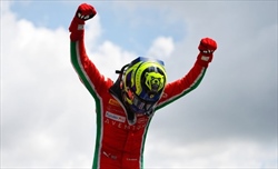 La futura stella della Ferrari: Bearman stupisce tutti alla sua prima gara in Formula 1 - La stella Ferrari del futuro: Bearman stupisce tutti alla sua prima gara in Formula 1