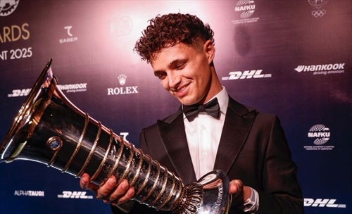 «Lando è la rock star»: Steiner corregge il tiro sul campione 