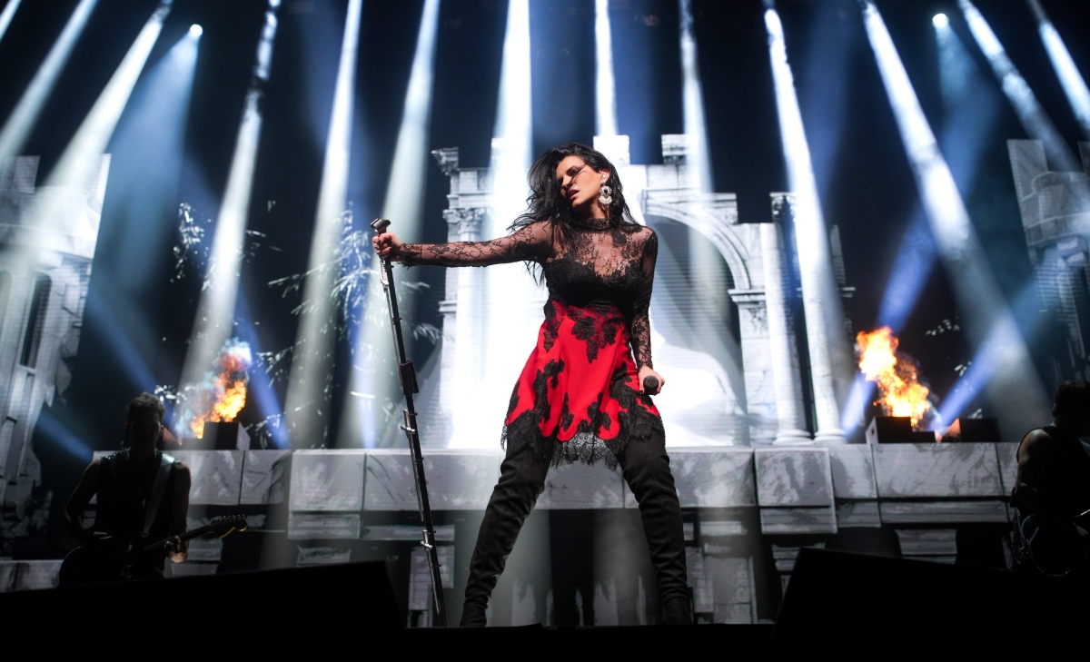 Laura Pausini infiamma Monza: pronto il suo show sulla griglia di partenza 