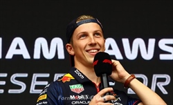 Lawson sarà al volante dell’AlphaTauri anche in Qatar. Test fallito per Ricciardo