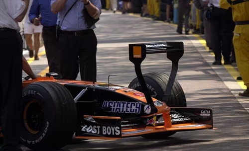 Le Formula 1 più brutte di sempre: quando la libertà progettuale generava mostri affascinanti - Le Formula 1 più brutte di sempre: Arrows A22 (2001)