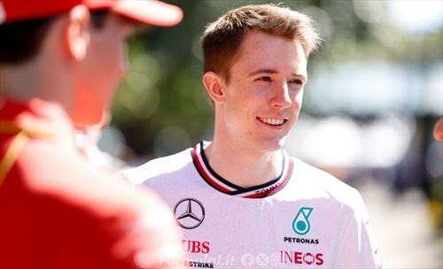Le FP1 del GP Bahrain vedranno un nuovo pilota Mercedes in pista: ecco di chi si tratta 