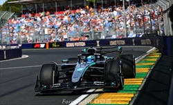 Le sensazioni dei piloti Mercedes dopo il debutto a Melbourne: «Giornata interessante, e..