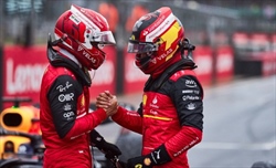 Leclerc: «Oggi è il giorno di Carlos. Focus su di lui, ma non posso nascondere la delusione» - Leclerc 