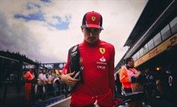 Leclerc come Alesi: ecco perché deve pensarci bene prima di firmare il rinnovo con la Ferrari
