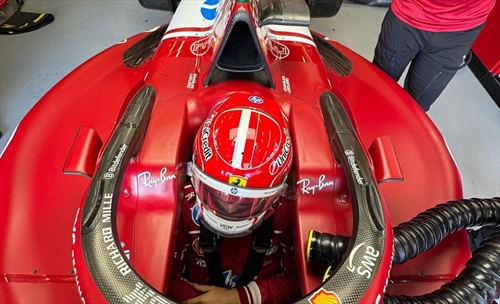 Leclerc sbatte e chiude decimo nelle qualifiche di Baku: «Errore mio» - Leclerc dopo la qualifica
