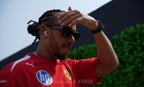 Leclerc e Hamilton difendono Vasseur: «Voci stupide, Fred non si tocca» - Leclerc e Hamilton difendono Vasseur: «Stupide voci, Fred non si tocca»