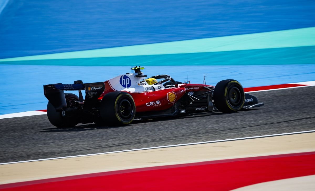 «Leclerc guida la SF-26 meglio di Hamilton»: le posizioni dei media inglesi