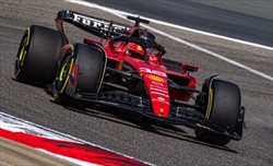 Leclerc e la 'modifica' del suo stile di guida per adattarsi alla SF-23 - Leclerc: «Ho provato molti stili di guida diversi. Capiremo i valori domenica prossima»