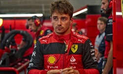 Leclerc non crede nell'impresa: «Strano il gap dalla Red Bull... Domani sarà difficile» - Leclerc non crede nell'impresa: «Strano il gap dalla Red Bull... Domani sarà difficile»