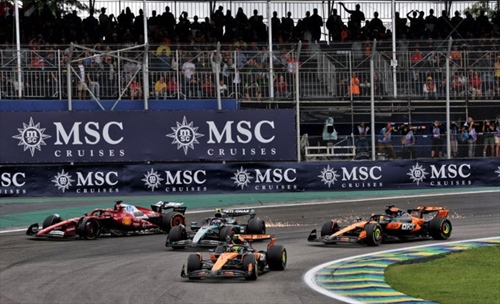 Leclerc punta il dito su Antonelli: «La colpa non era solo di Oscar»