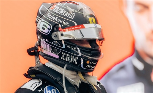 Leclerc raggiunge quota 55 podi con la Ferrari: solo Schumacher ha fatto meglio