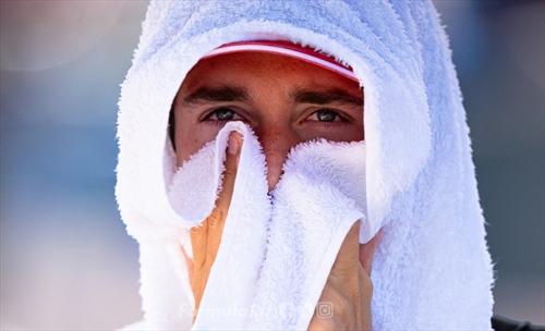 Leclerc, rischio penalità a Madrid: Ferrari valuta la power unit