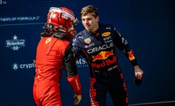 Leclerc: «Verstappen meno aggressivo quest'anno? Conosciamo bene i nostri punti deboli» - Leclerc: «Verstappen meno aggressivo quest'anno? Conosciamo bene i nostri punti deboli»