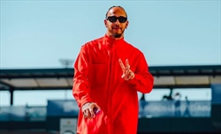 Lewis e la Rossa, la vita è adesso