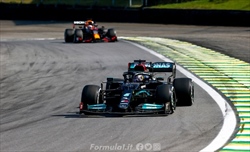 Lewis Hamilton, il capolavoro contro tutto e tutti: GP del Brasile 2021 - Lewis Hamilton, il capolavoro contro tutto e tutti: GP del Brasile 2021