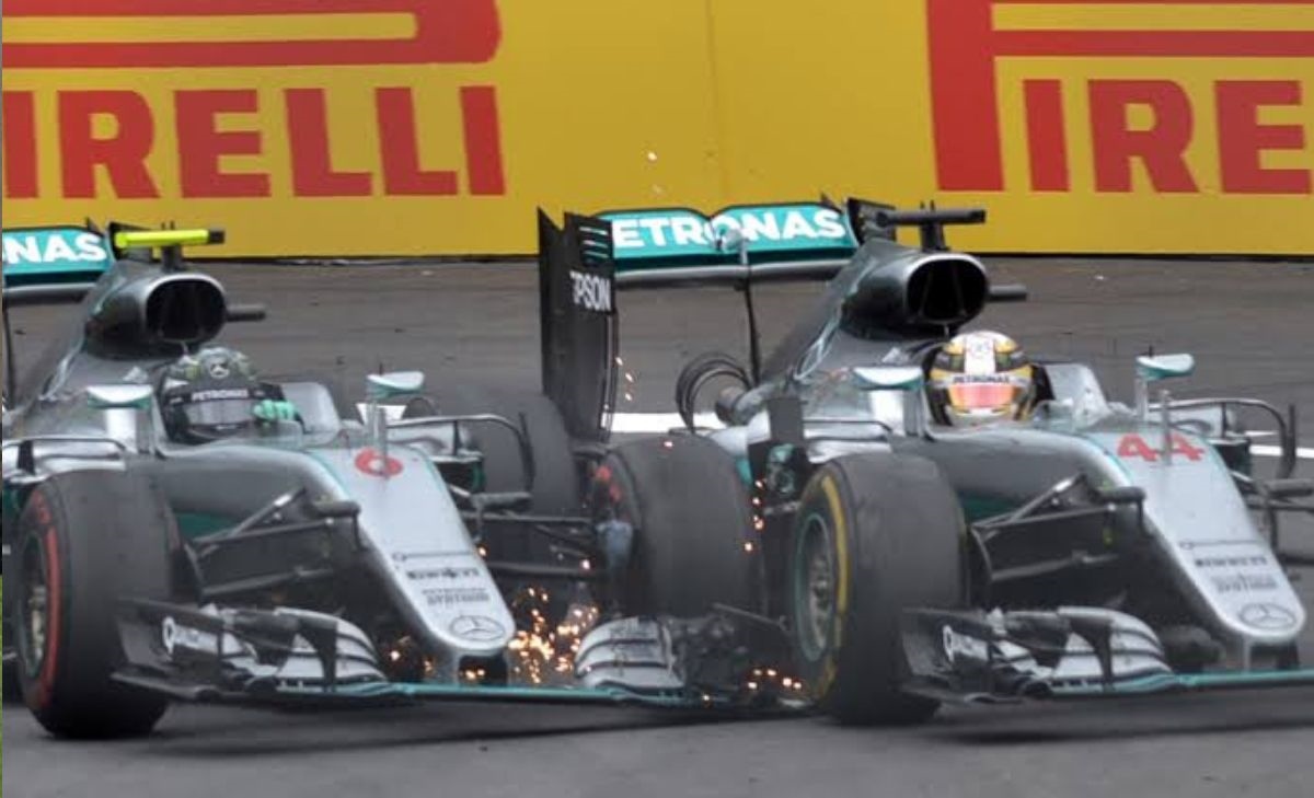 Lewis Hamilton, Nico Rosberg e un ultimo giro da «idioti»: Austria 2016 Lewis Hamilton, Nico Rosberg e un ultimo giro da «idioti»: Austria 2016