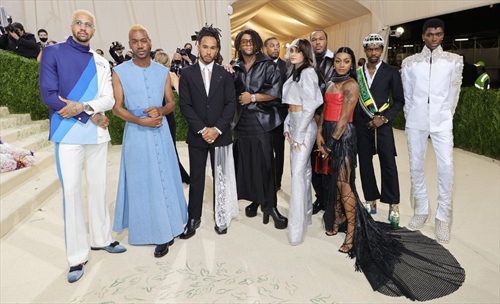 Lewis Hamilton per Vogue US: stile, identità e una rivoluzione che parte dal paddock - Lewis Hamilton per Vogue US: stile, identità e una rivoluzione che parte dal paddock