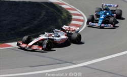 Magnussen contro la FIA: «Costretto a rientrare ai box per qualche graffio sulla macchina» - Magnussen: