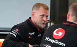 Magnussen: «Io ero all'interno, non sono mica emerso dal nulla. Penalità? Non ci penso»