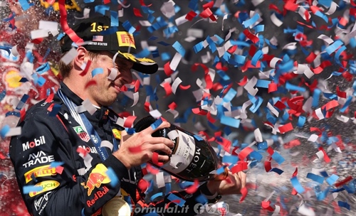 Marko esalta Verstappen e rilancia la lotta mondiale: «Migliora sempre»