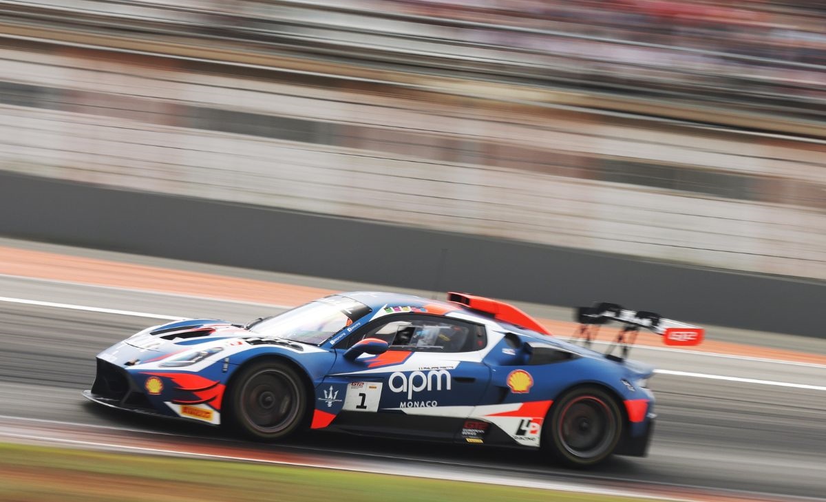 Maserati chiude in trionfo la stagione GT2: Prette e LP Racing dominano a Barcellona