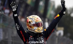 «Max si schiantava alla Copse, e loro 'Buon Natale'...». Verstappen trova un alleato contro Sky - «Max si schiantava alla Copse, e loro 'buon Natale'...». Verstappen trova un 'alleato' contro Sky
