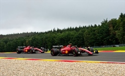 Verstappen tifa Checo nella lotta con Leclerc: ma in Brasile servono i fatti. Capito Carlos? - Max tifa Checo nella lotta con Charles. In Brasile lo aiuterà per il secondo posto nel mondiale?