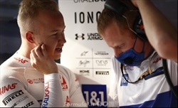Mazepin positivo al COVID-19. Non correrà nel GP di Abu Dhabi - Mazepin positivo al COVID-19. Non correrà nel GP di Abu Dhabi