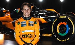 McLaren, Piastri ricorda il primo contratto di Formula 1: «Firmai in un parcheggio» - McLaren, Piastri ricorda il primo contratto di Formula 1: «Firmai in un parcheggio»