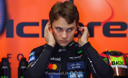 McLaren, problemi per Piastri: meccanici a lavoro prima della Sprint, i dettagli