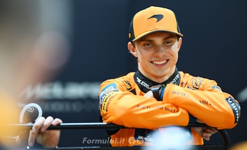 McLaren regina a Singapore, ma esplode il caso Piastri: il video diventa virale
