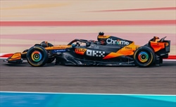 McLaren si prende i riflettori: segnale di forza contro la pressione