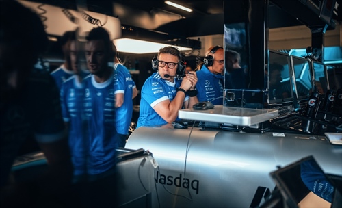 Mercedes, sincronismo alla velocità del suono - Mercedes