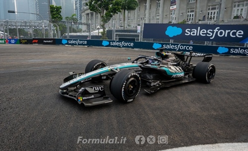 Mercedes: auto del tutto diverse nella Sprint di Singapore. Russell (ora) ringrazia - Mercedes: auto del tutto diverse nella Sprint di Singapore. Russell (ora) ringrazia