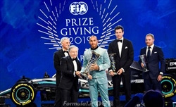 «Mercedes-Benz: La leggenda di una stella» - La nostra recensione - «Mercedes-Benz: La leggenda di una stella» - La nostra recensione