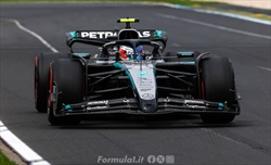 Mercedes, danno al fondo per Kimi Antonelli in qualifica: ecco quanto gli è costato - Mercedes, danno al fondo per Kimi Antonelli in qualifica: ecco quanto gli è costato