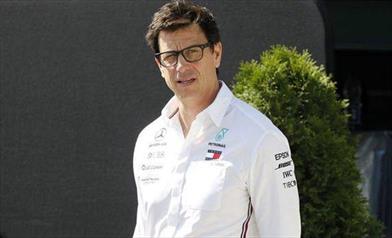 Mercedes fa un passo indietro, condannato il Gp di Germania