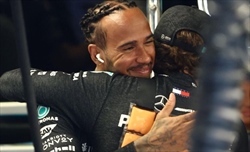 Mercedes, Hamilton: «Con l'annuncio di Kimi ho capito che era finita»