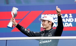 Mercedes, Hill avverte Wolff: «Russell va sostenuto. Un messaggio del genere ti distrugge»