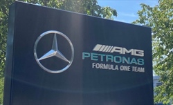 Mercedes, la crisi in pista non sgonfia il portafoglio: fatturato da record